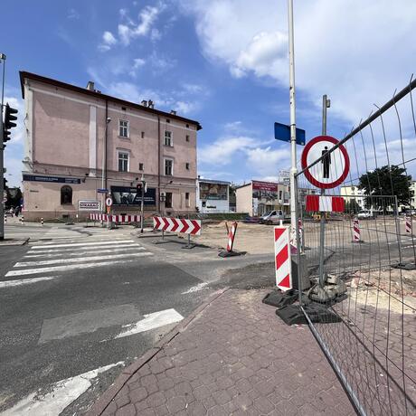 Przebudowa układu dróg w śródmieściu Rzeszowa [3.08.2022] - fot 11
